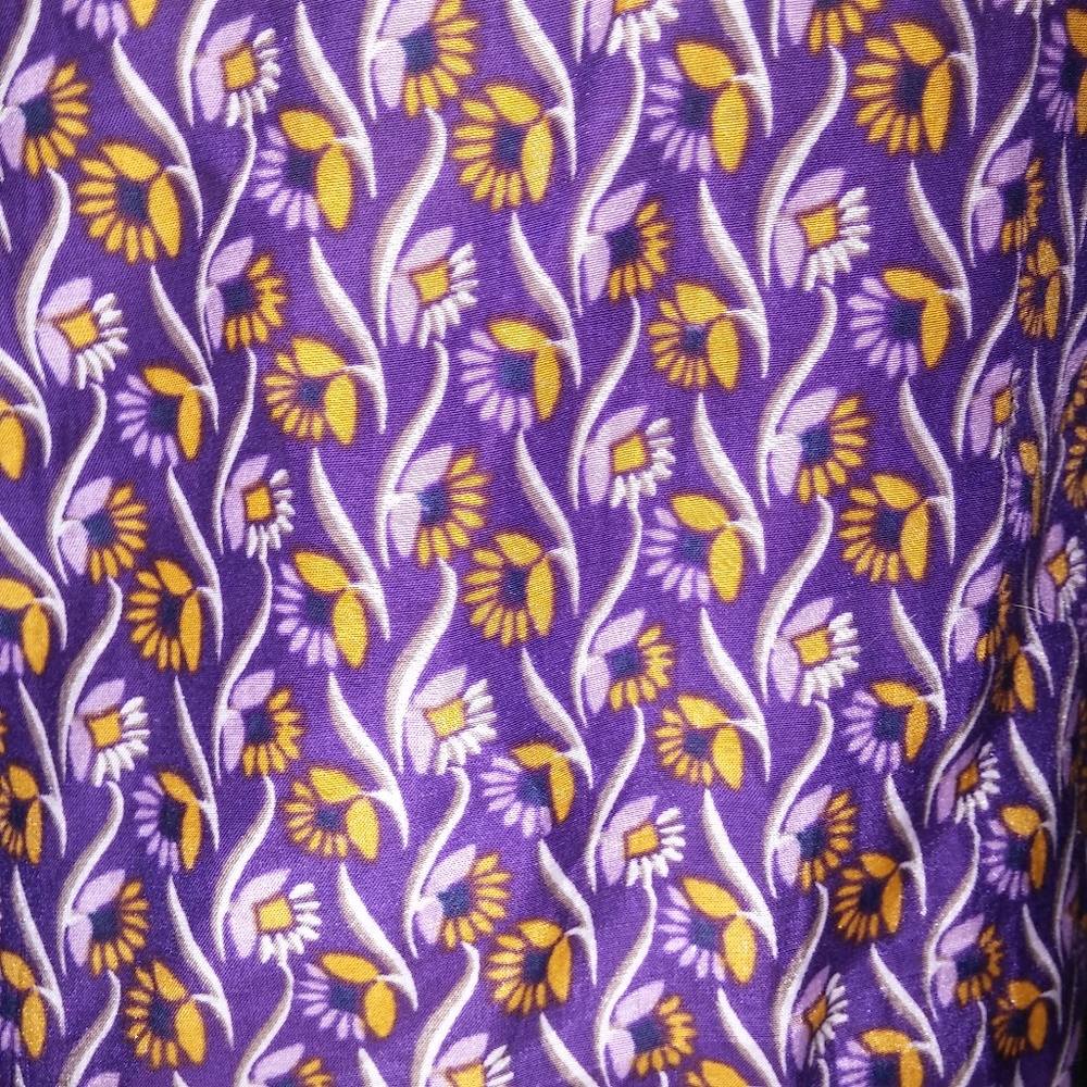 Ann Taylor 
Womens Blouse
Button Down Shirt
Size 8
Purple Yellow - Picture 3 of 5